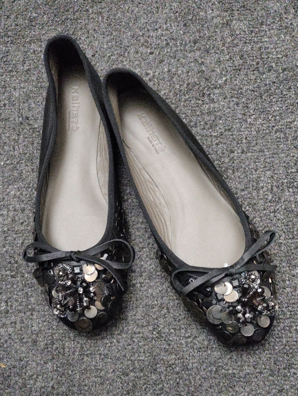 Embellished Black Ballet Flats with Bow Accent